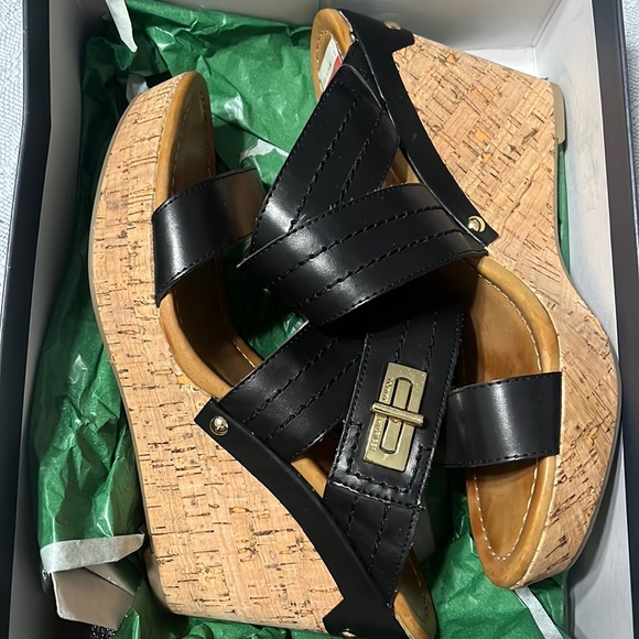 Tommy Hilfiger black Wedge Sandal - Picture 1 of 3